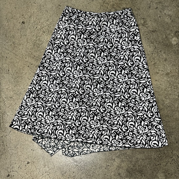 JONDEN Women’s A-Line Black /White Floral Print Skirt Size Small - Picture 5 of 7